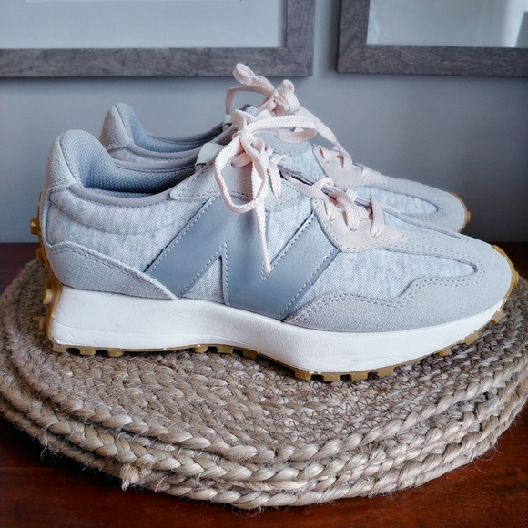 New Balance Ladies Size 8 Running Shoe - Picture 9 of 10